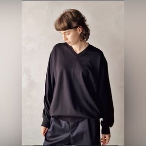 Sofie D'Hoore V-neck Oversized Merino wool sweater in navy blue